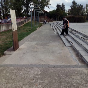 Ciutadans (C's) Sabadell reclama que es reparin les escales al costat del parc infantil del Taulí