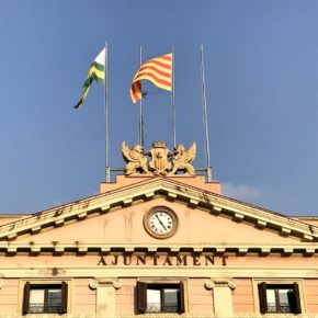 Cs Sabadell pide al gobierno municipal que reponga las banderas española y europea en la fachada del Ayuntamiento