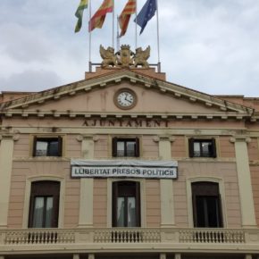 Ciudadanos (Cs) Sabadell pide a la Junta Electoral la retirada de símbolos partidistas de la fachada del Ayuntamiento