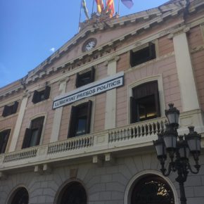 Ciudadanos (Cs) Sabadell reclama a Marta Farrés la retirada de la pancarta partidista de la fachada del consistorio